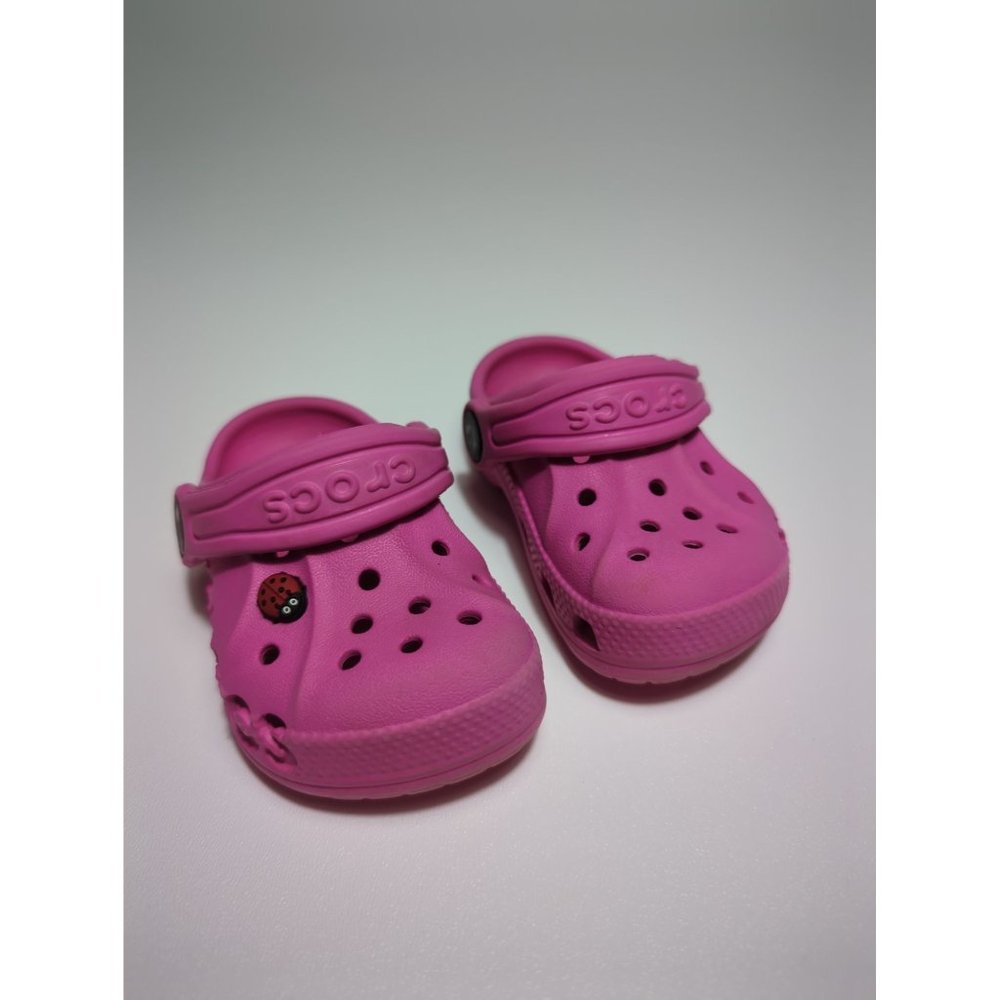 CROC'S Childs 5 Slip On Loafer Clogs Pink Ladybug Button